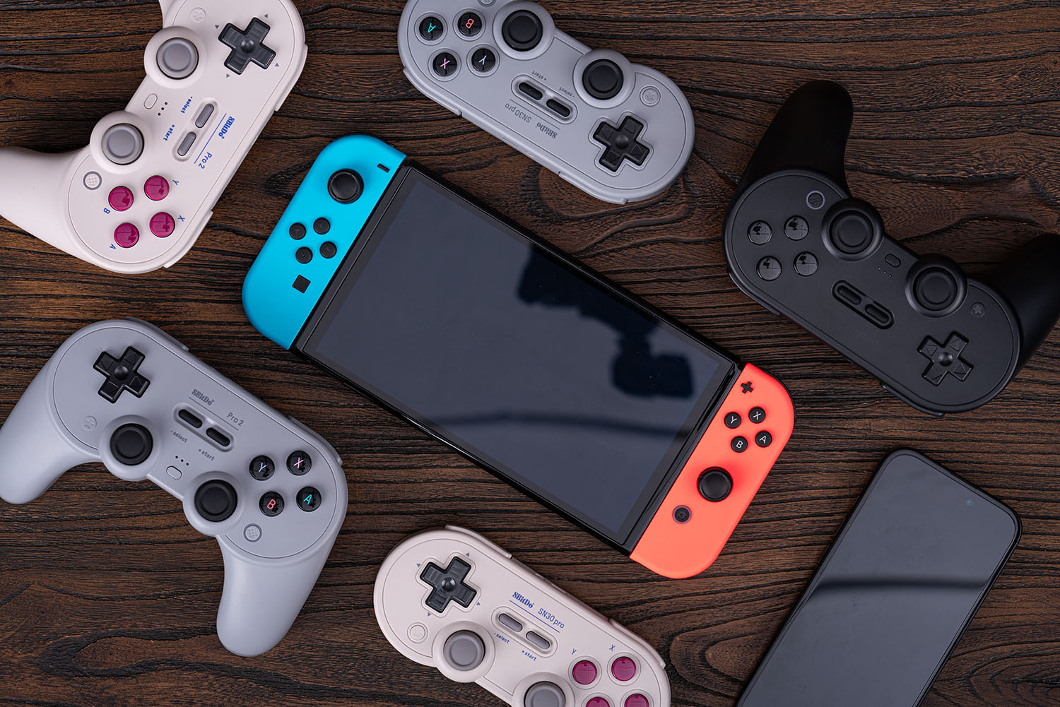 وحدة تحكم لاسلكية 8Bitdo Pro 2 - مراجعة Turing Pi 2 وسعره