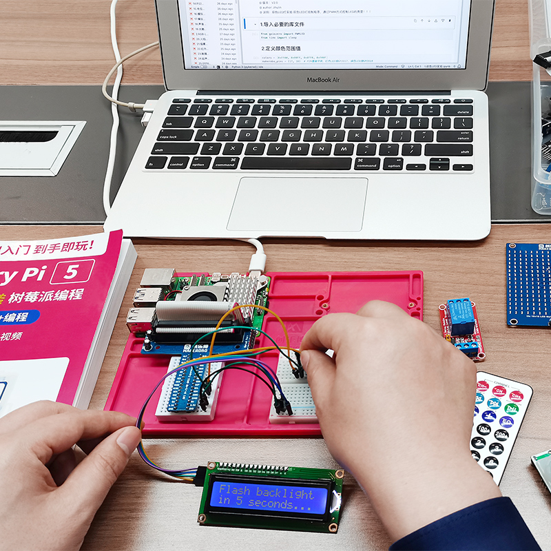 مجموعة تطوير مستشعر Raspberry  - مراجعة Turing Pi 2 وسعره